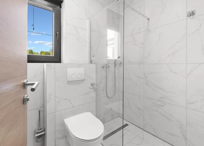 Tina Zambratija With Private Pool Savudrija