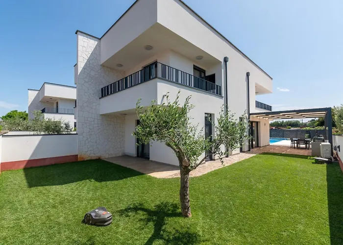 Villa Tina Zambratija With Private Pool Savudrija